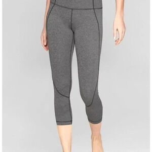 Athleta Salutation Capri Heather Gray Leggings‎ Size Medium